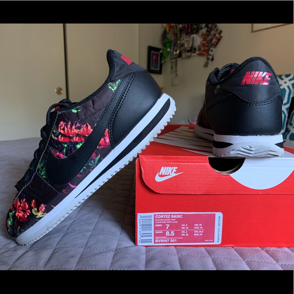 Floral Nike Cortez Sz. 7 (Men’s) Sz. 8.5 (Wmn’s)